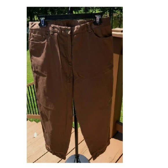 Ruby Rd Women's Capri Pants Brown Embroidered Cuff Size 12 - Picture 1 of 8